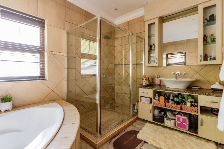 4 Bedroom Property for Sale in Xanadu Eco Park North West